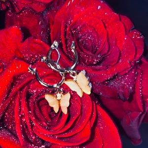 Gold little butterflies 🦋 💛